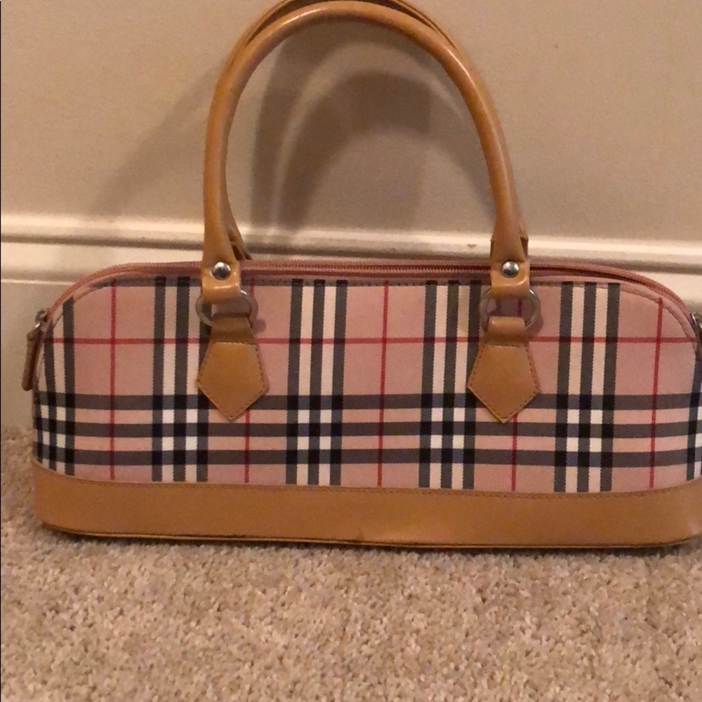 Long Burberry patterned purse